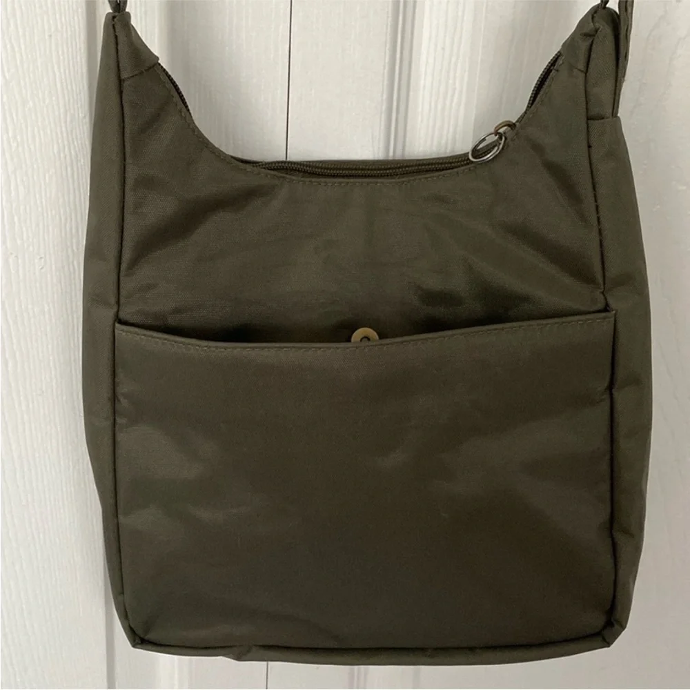 Travelon Anti-Theft Classic Essential Messenger Crossbody Bag - Picture 3 of 16
